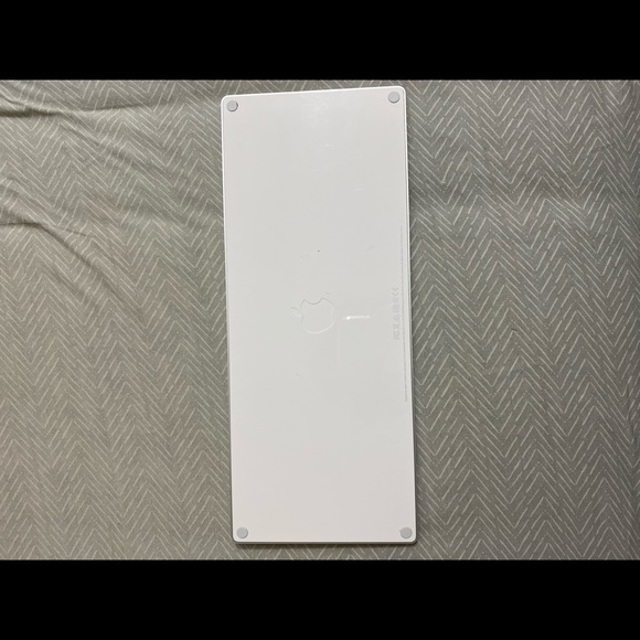 Apple keyboard (wireless) brand new // - Picture 2 of 2